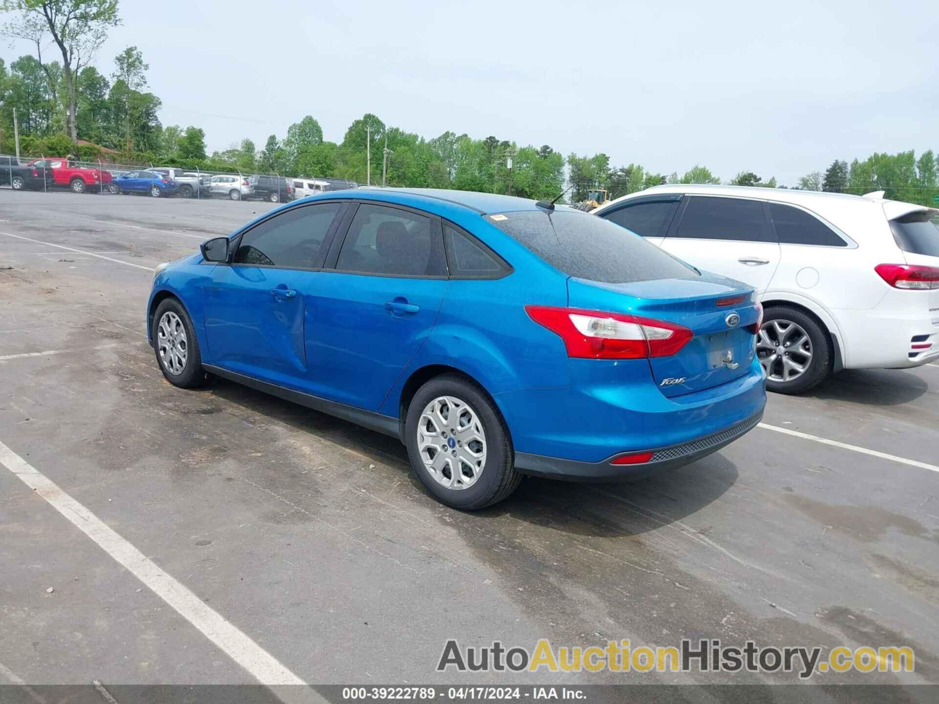 FORD FOCUS SE, 1FAHP3F25CL271248