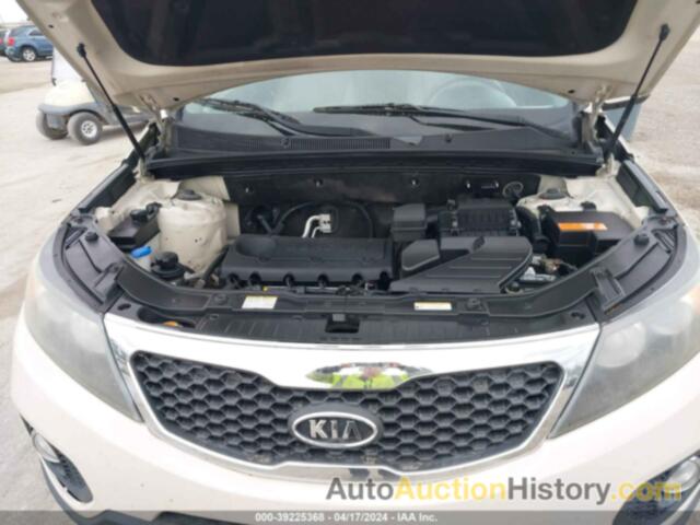 KIA SORENTO LX, 5XYKT4A17BG143166