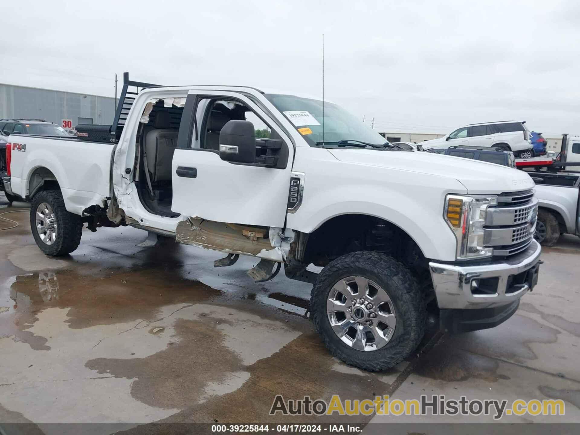 FORD F-250 XL, 1FT7W2B64HEB76591