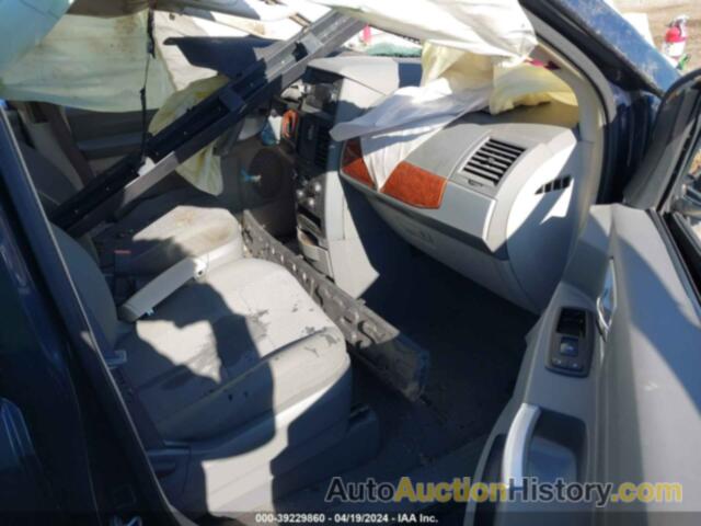 CHRYSLER TOWN & COUNTRY TOURING, 2A8HR54P18R801298