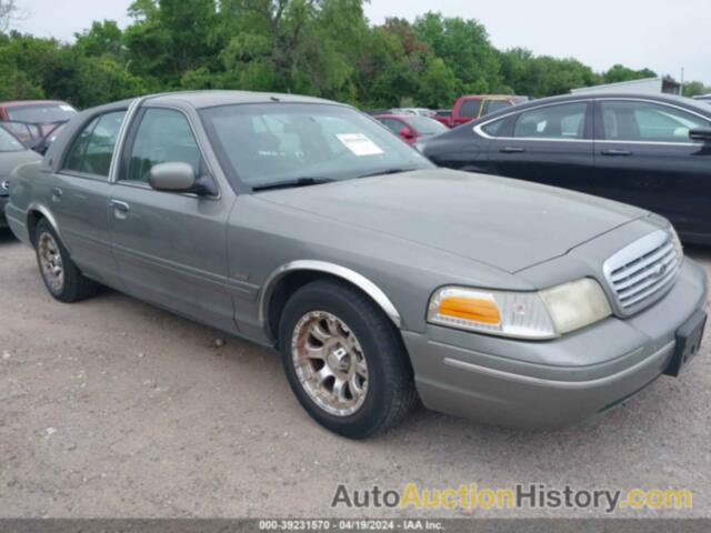 FORD CROWN VICTORIA, 2FAFP73W3YX135961