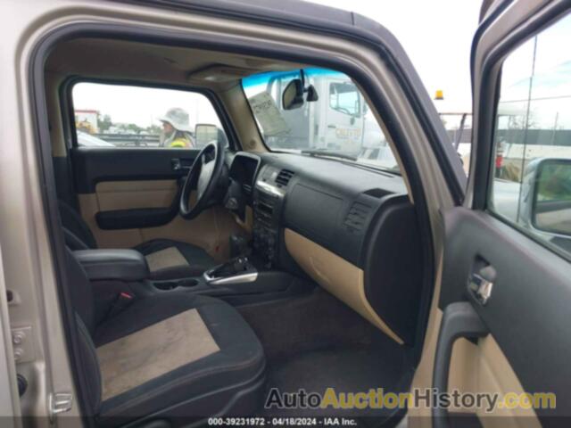 HUMMER H3 SUV, 5GTDN136368165519