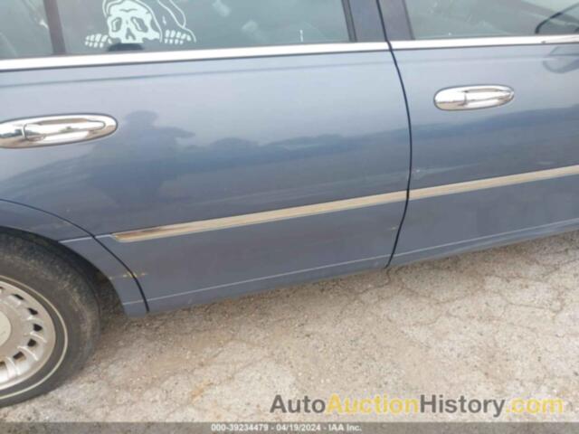 LINCOLN TOWN CAR EXECUTIVE, 1LNHM81W1YY937439