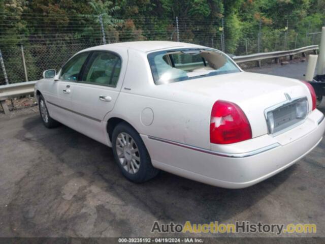 LINCOLN TOWN CAR SIGNATURE, 1LNHM81VX7Y601553