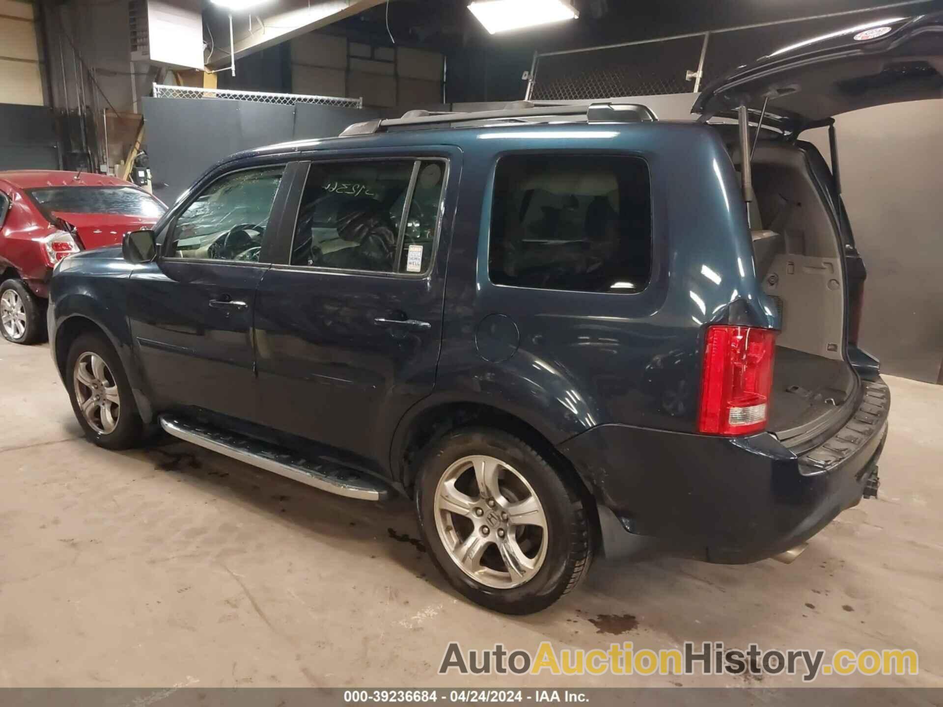 HONDA PILOT EX-L, 5FNYF4H56CB079396