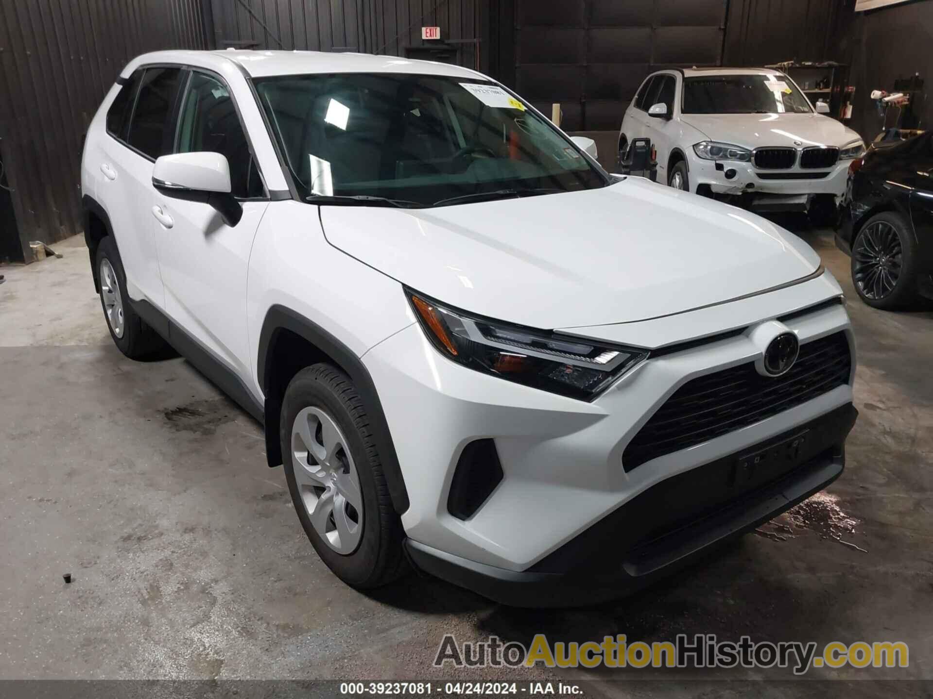 TOYOTA RAV4 LE, 2T3G1RFVXRC404890