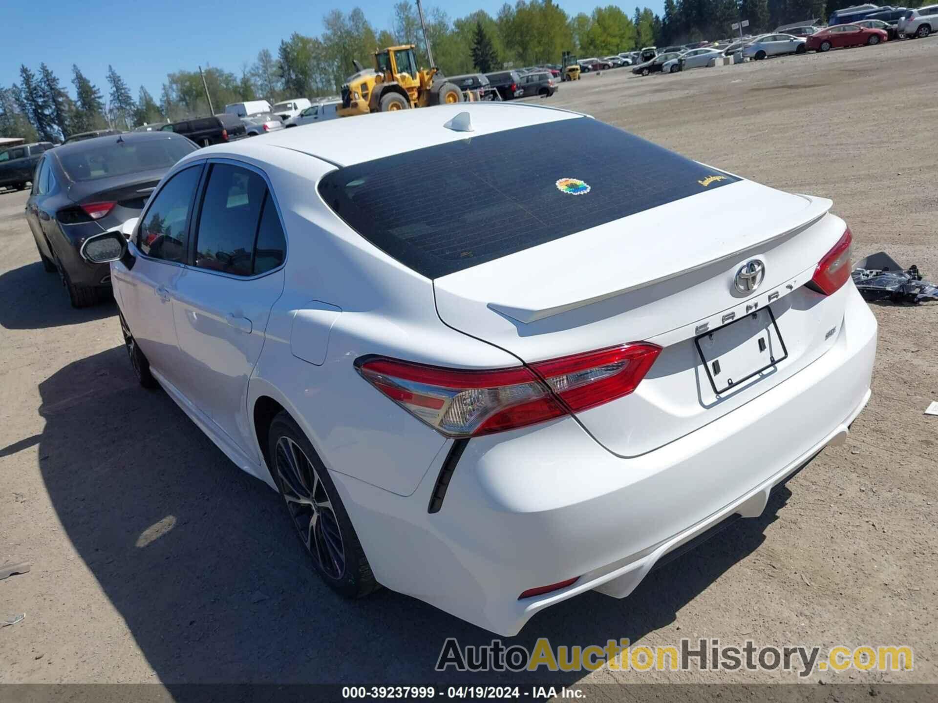 TOYOTA CAMRY SE, 4T1B11HK7KU717648