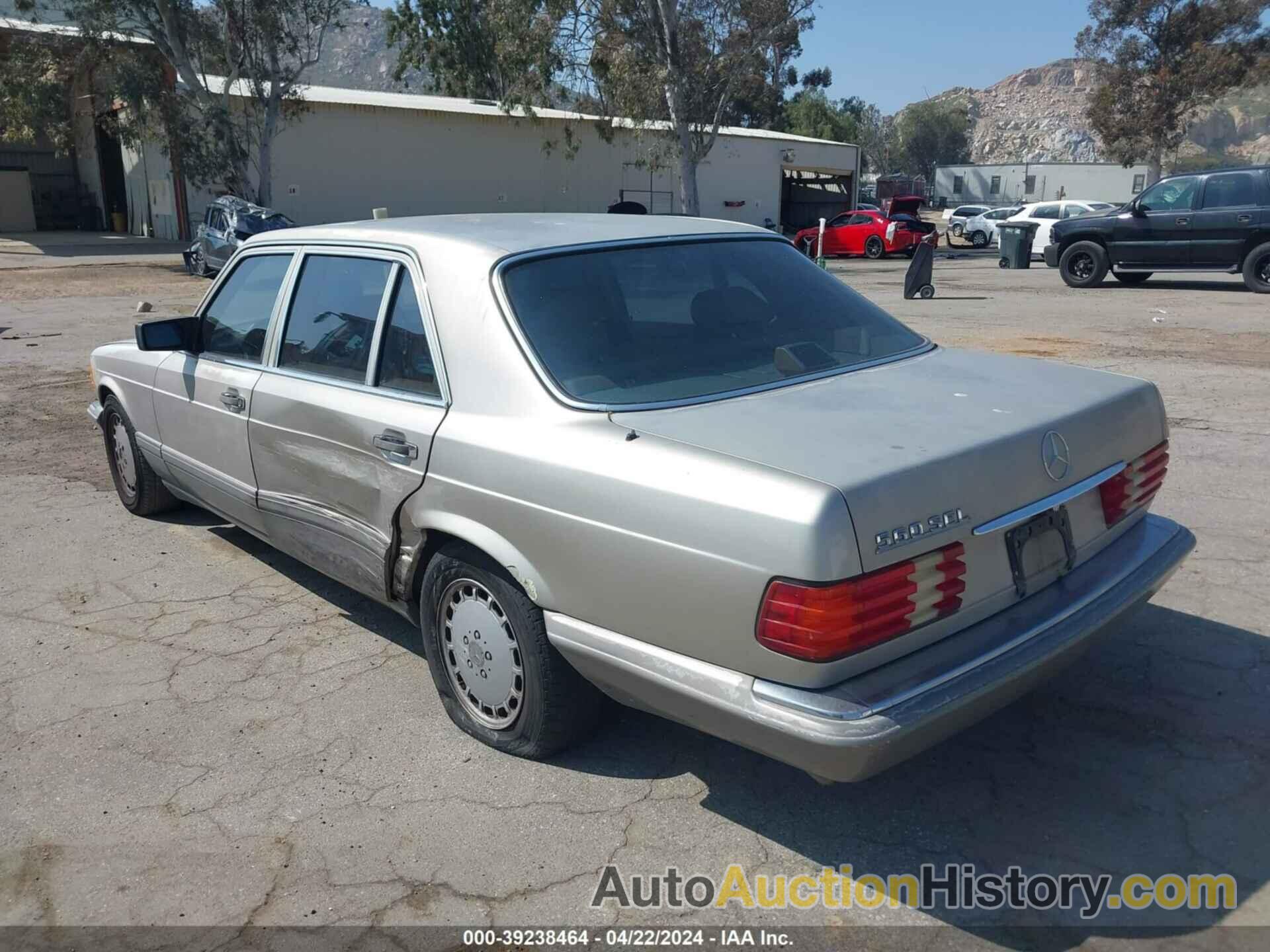 MERCEDES-BENZ 560 SEL, WDBCA39D9JA403244