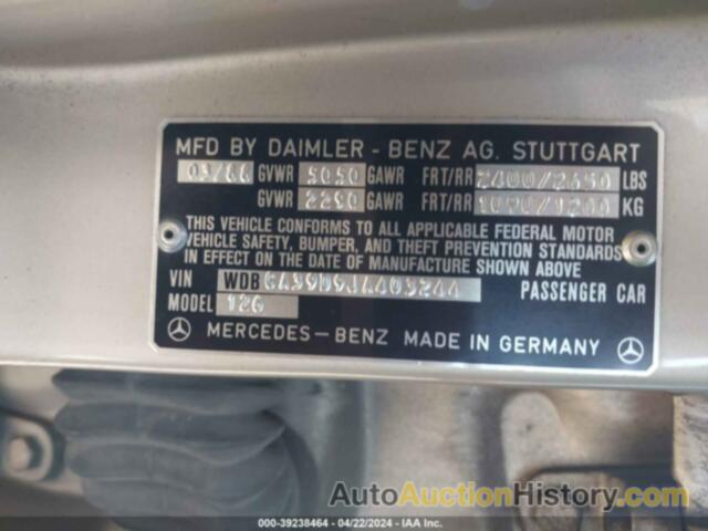 MERCEDES-BENZ 560 SEL, WDBCA39D9JA403244