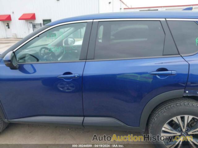 NISSAN ROGUE SV INTELLIGENT AWD, 5N1BT3BB9NC695645