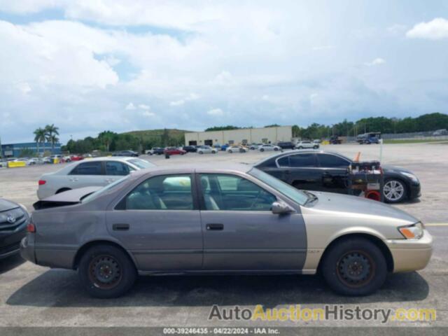 TOYOTA CAMRY LE, 4T1BG22K1XU899562