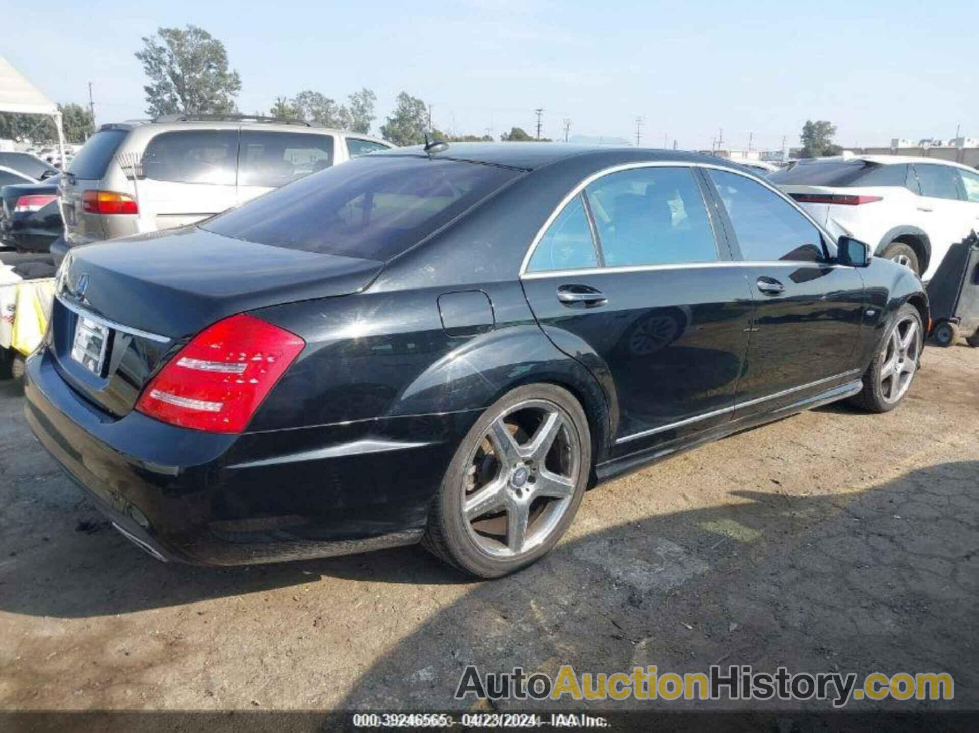 MERCEDES-BENZ S 550, WDDNG7DB0CA421520