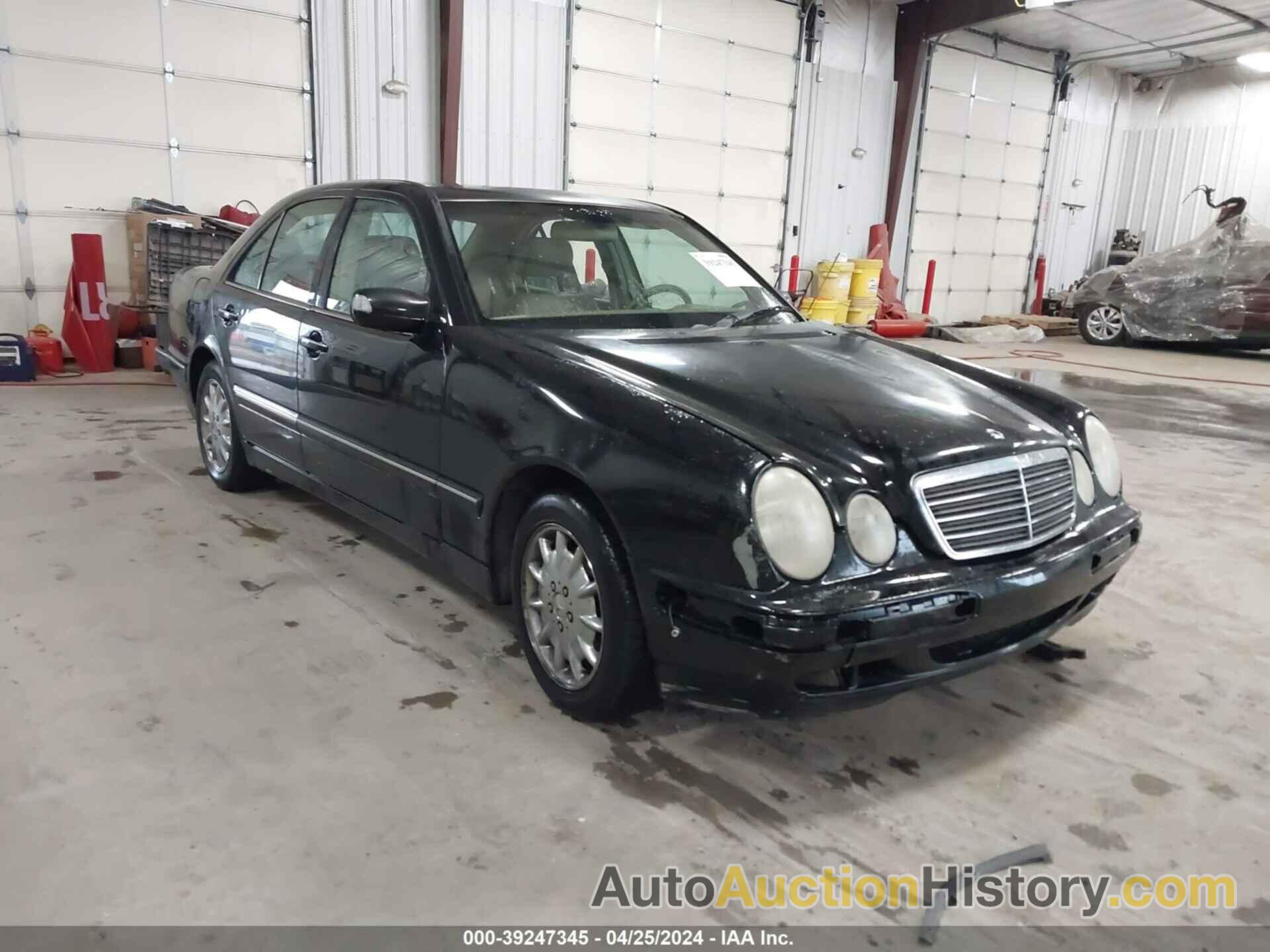 MERCEDES-BENZ E 320, WDBJF65J9YB088102