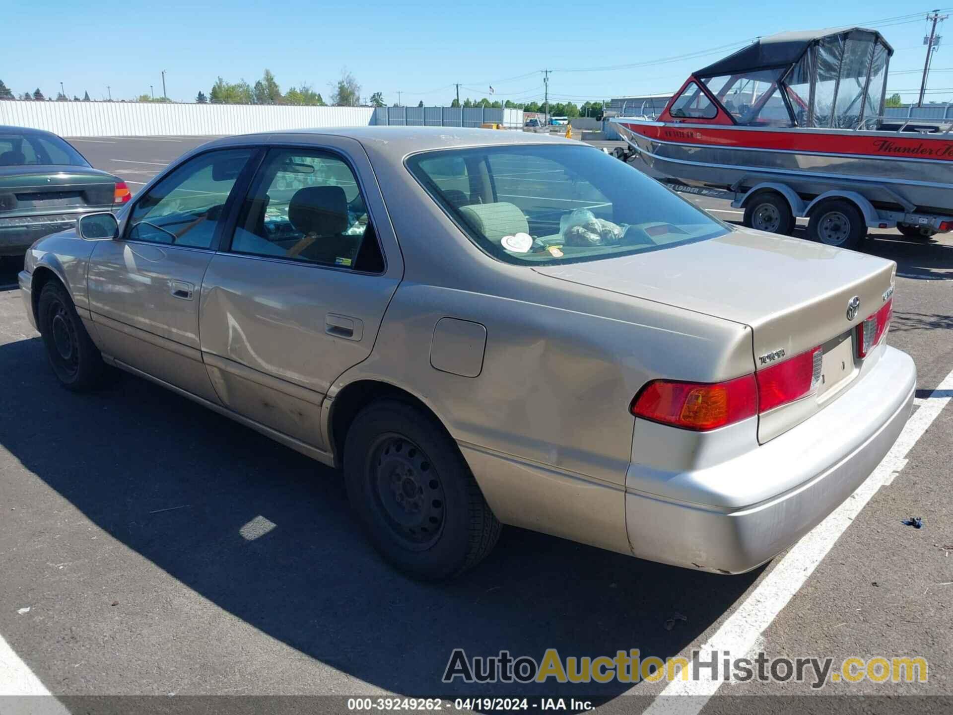 TOYOTA CAMRY LE, JT2BG22K6Y0398009