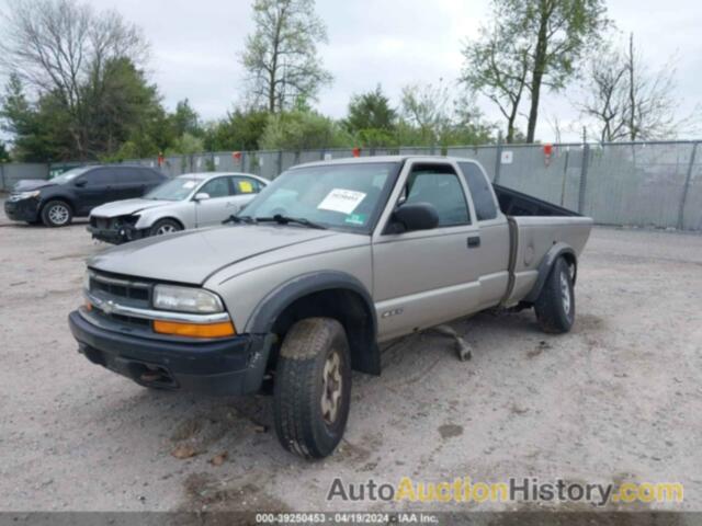 CHEVROLET S-10 LS, 1GCCT19W1X8142161