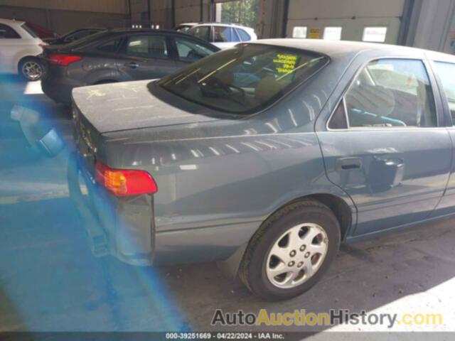 TOYOTA CAMRY LE/XLE, 4T1BF22K91U960733