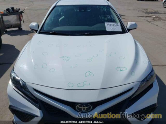 TOYOTA CAMRY SE, 4T1G11AK6NU667071