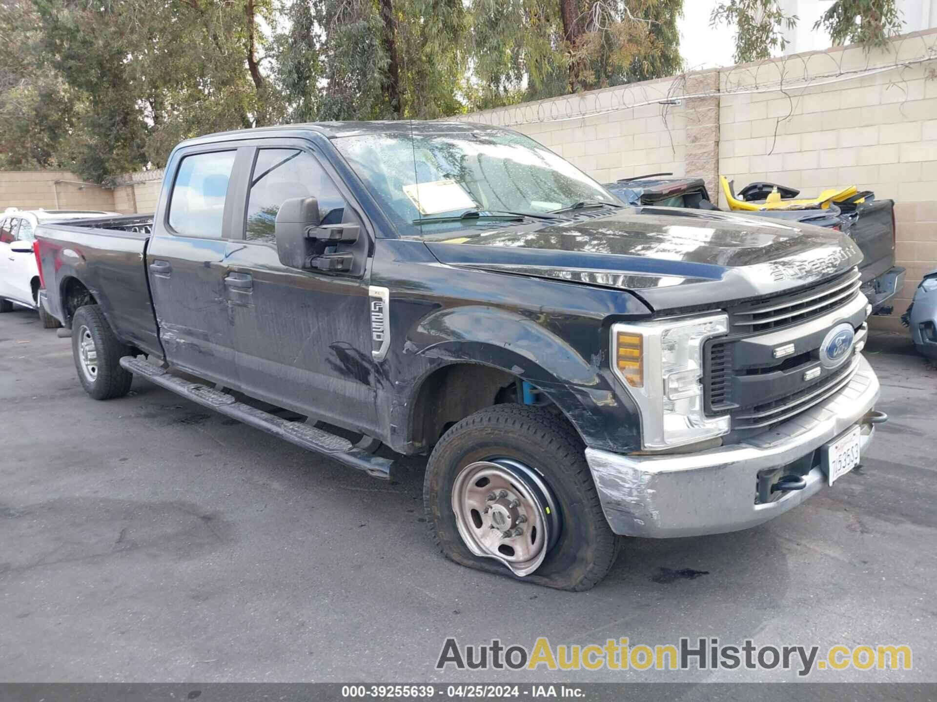 FORD F-250 XL, 1FT7W2B65JEB72913