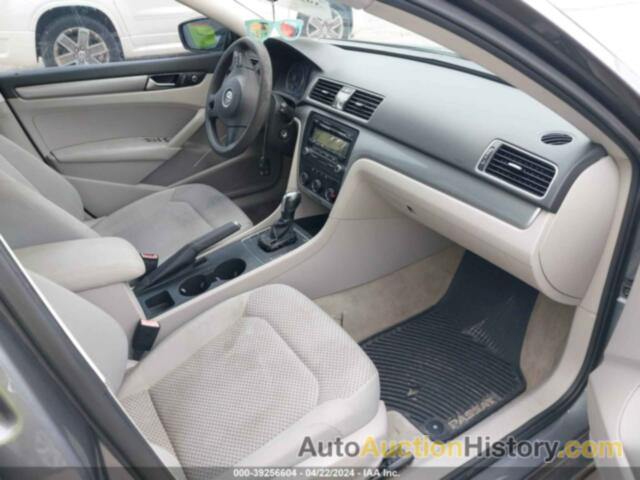 VOLKSWAGEN PASSAT 2.5L S, 1VWAH7A33DC076330