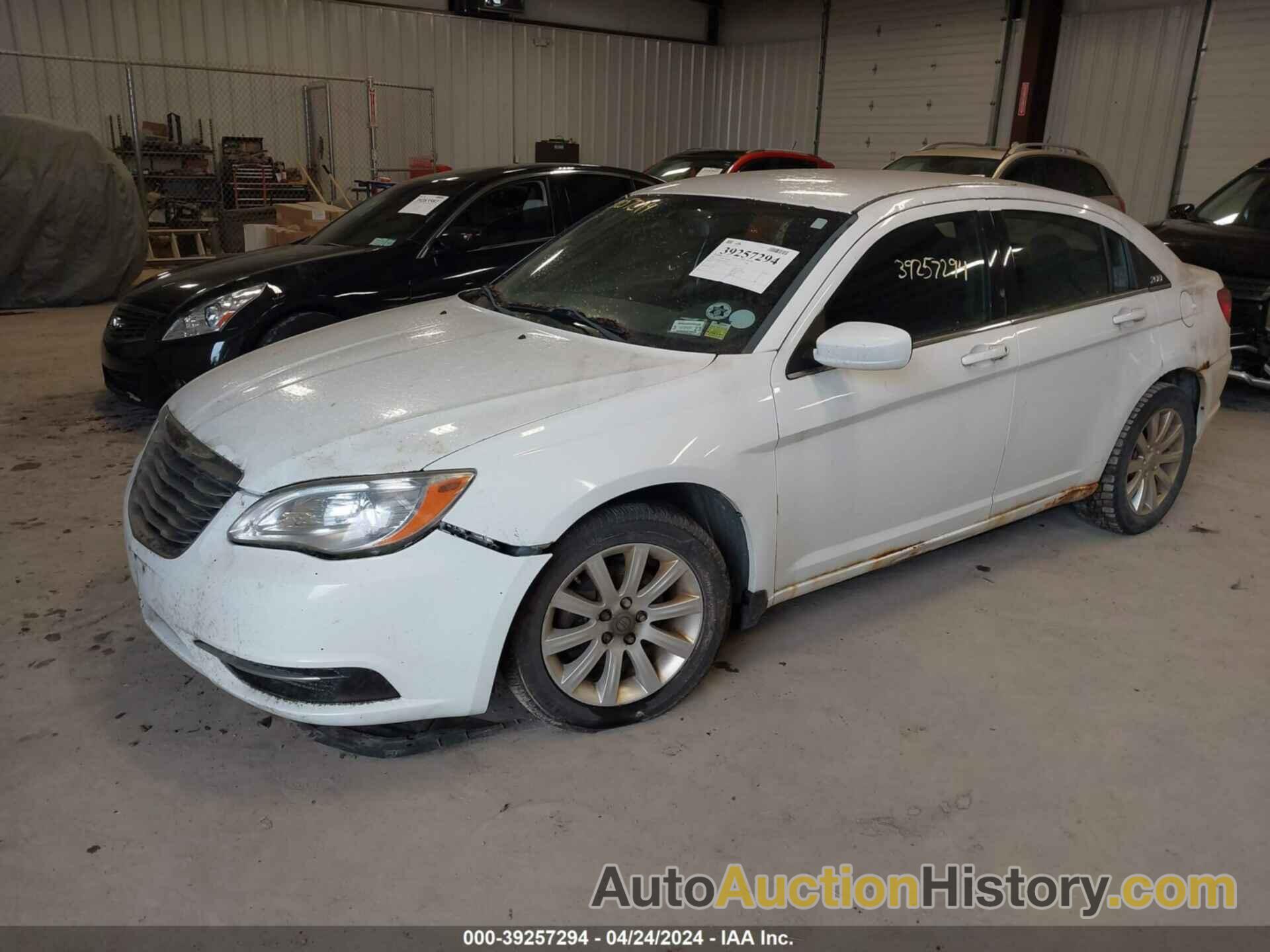 CHRYSLER 200 TOURING, 1C3CCBBB9CN236494