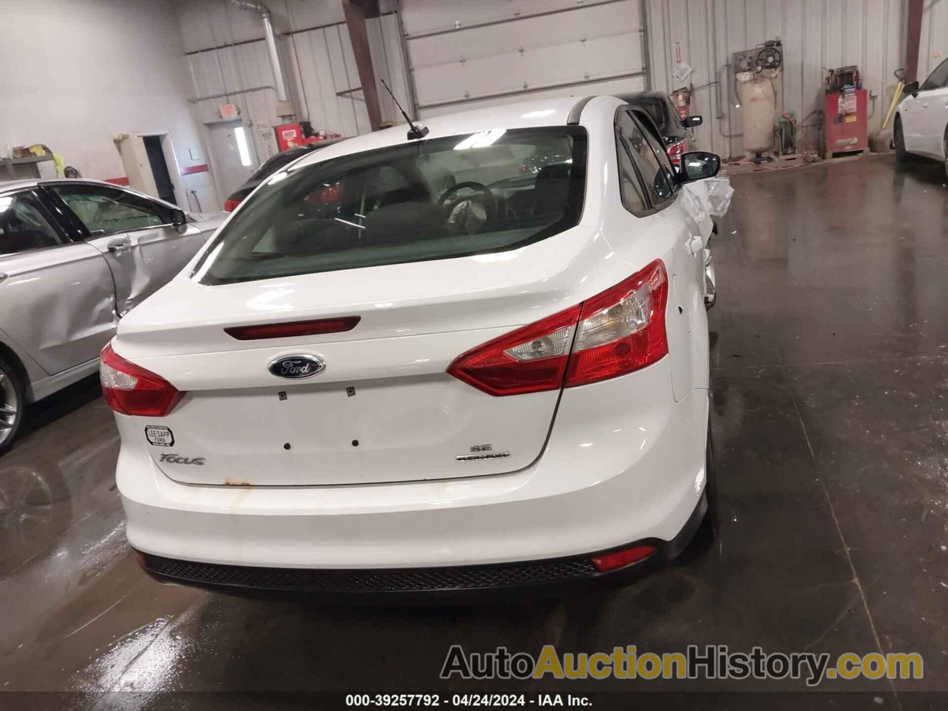 FORD FOCUS SE, 1FADP3F25EL184483