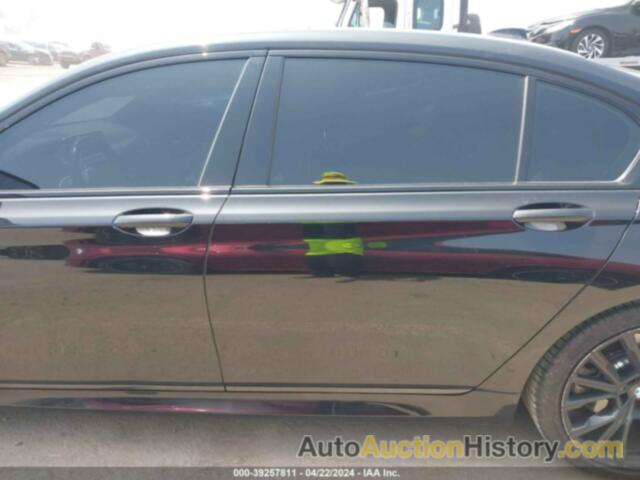 BMW 740 I, WBA7T2C09NCK42950