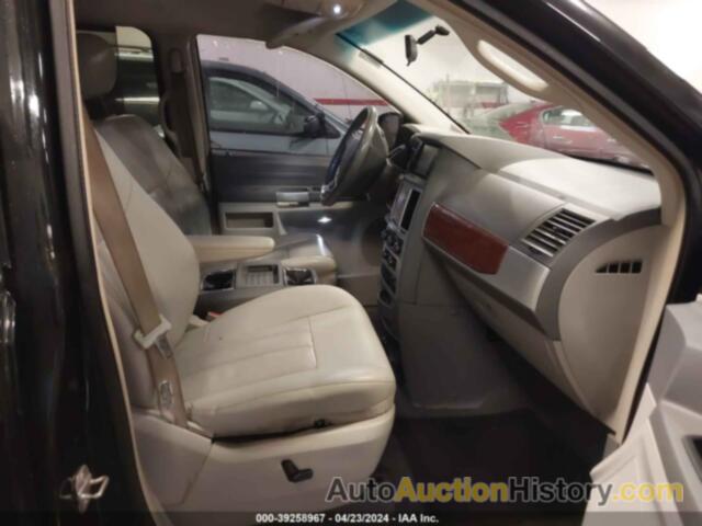 CHRYSLER TOWN & COUNTRY TOURING, 2A8HR54PX8R817015