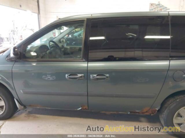 CHRYSLER TOWN & COUNTRY SWB, 1A4GP45R16B674819