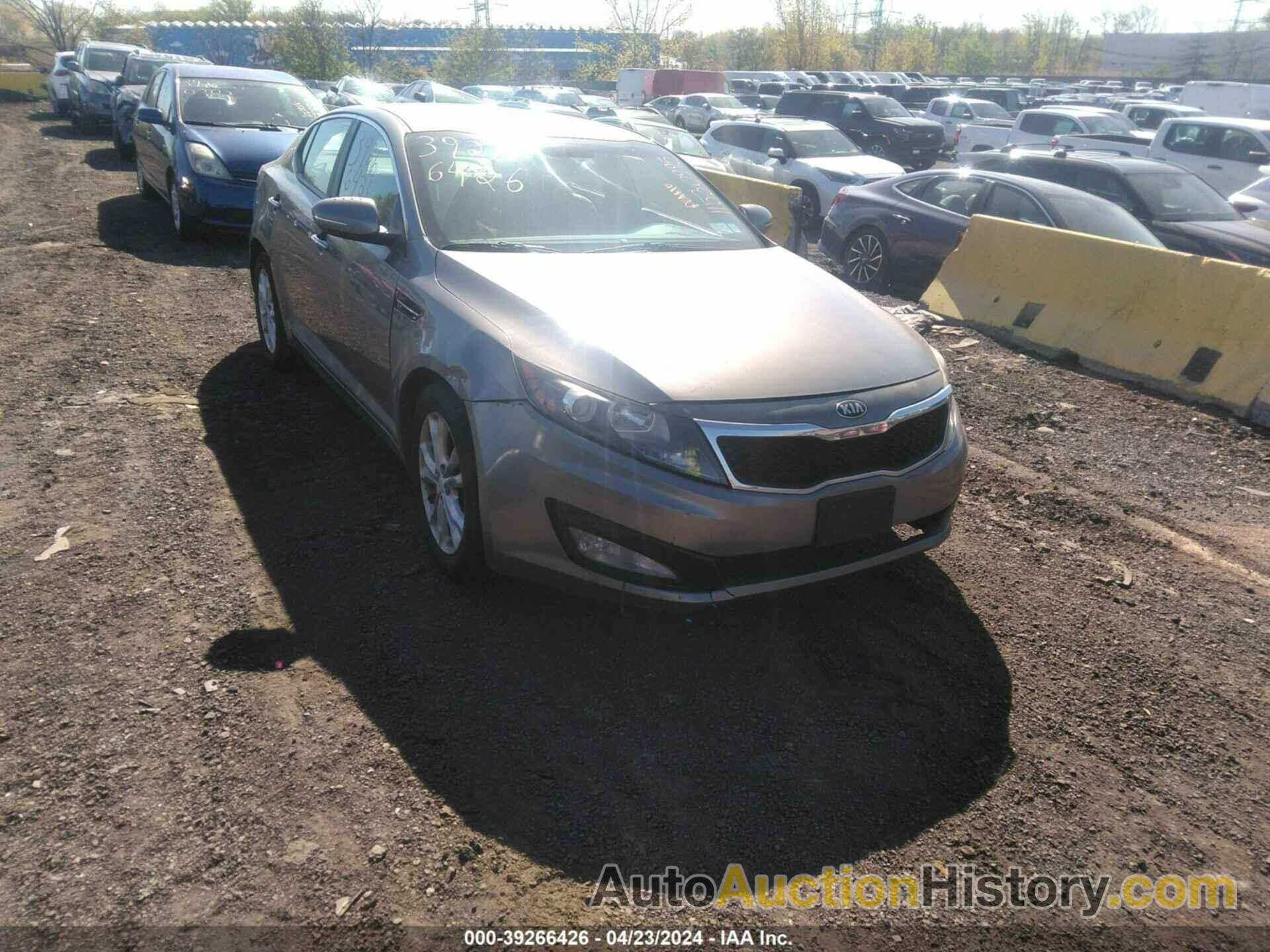 KIA OPTIMA LX, 5XXGM4A79DG150747