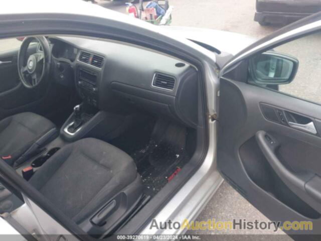 VOLKSWAGEN JETTA 2.0L S, 3VW2K7AJ6DM217622