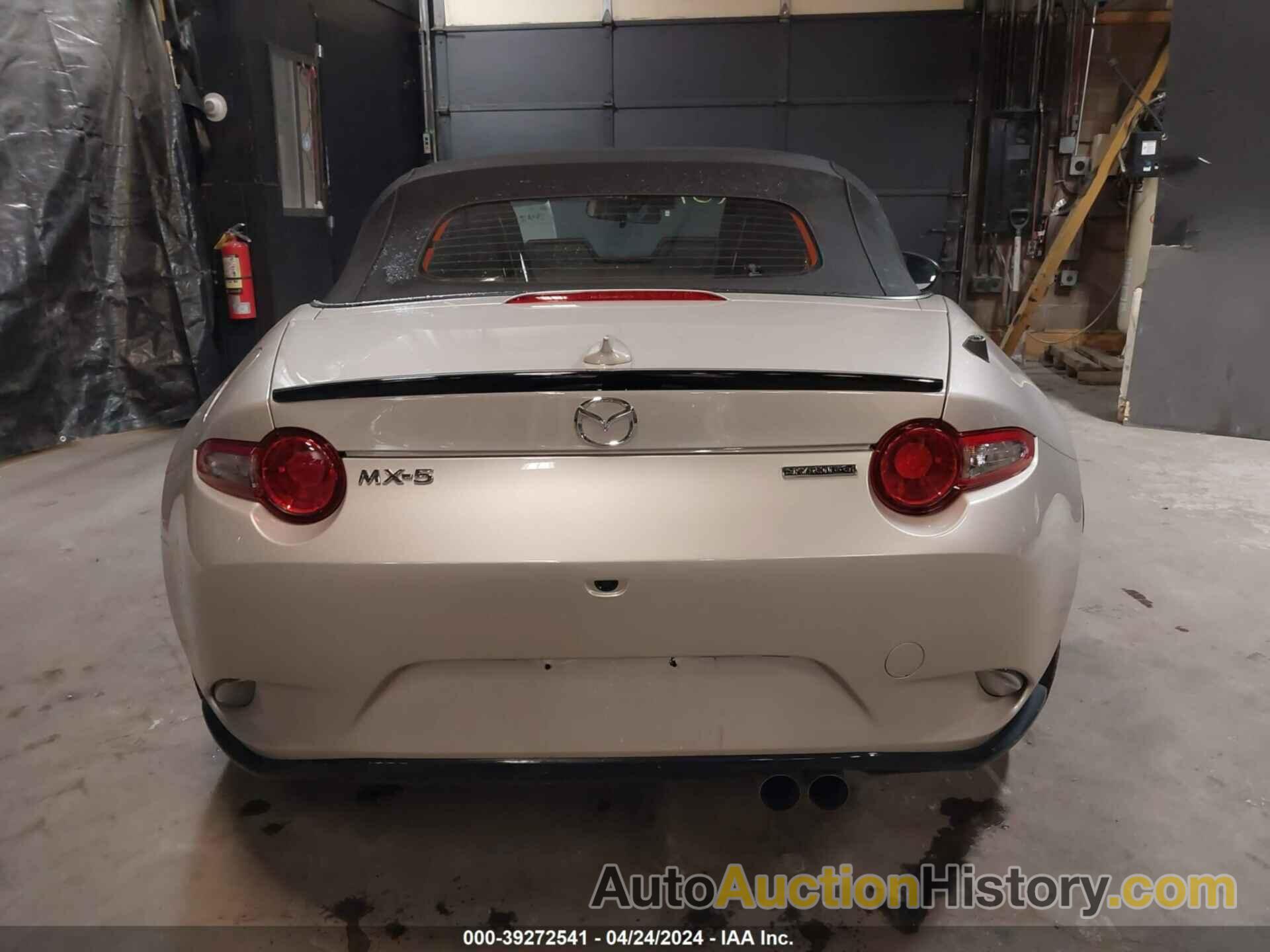 MAZDA MX-5 MIATA CLUB, JM1NDAC70P0552827