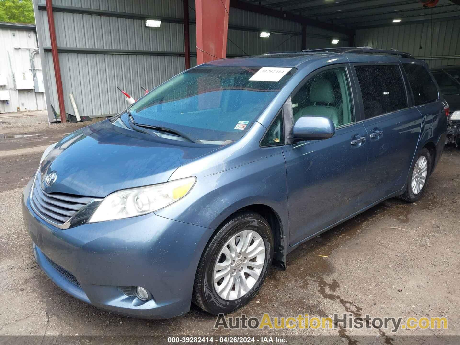 TOYOTA SIENNA XLE PREMIUM 8 PASSENGER, 5TDYK3DC1FS585597