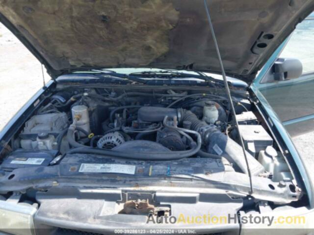 CHEVROLET S-10 LS, 1GCDT19X438190972