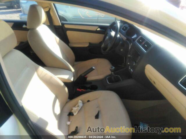 VOLKSWAGEN JETTA SE, 3VWBZ7AJXBM395140