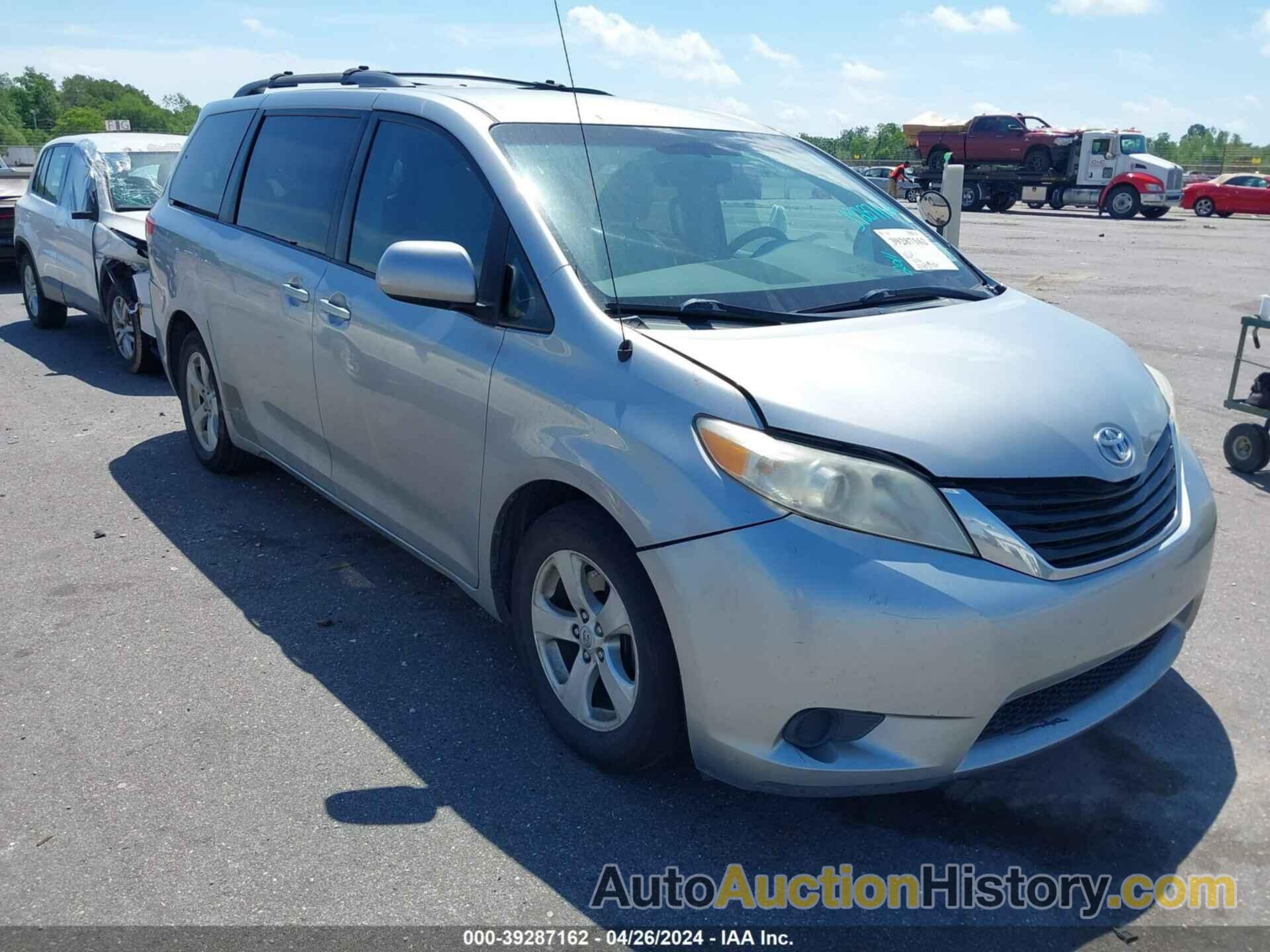 TOYOTA SIENNA LE, 5TDKK3DC9BS159687