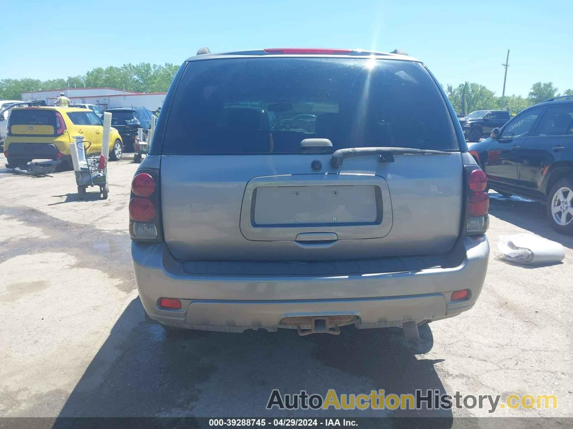 CHEVROLET TRAILBLAZER LT, 1GNDT13S272209791