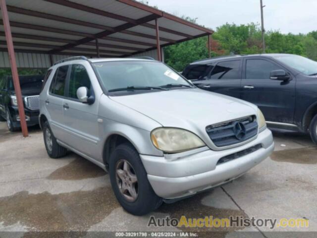 MERCEDES-BENZ ML 320, 4JGAB54E8YA155379