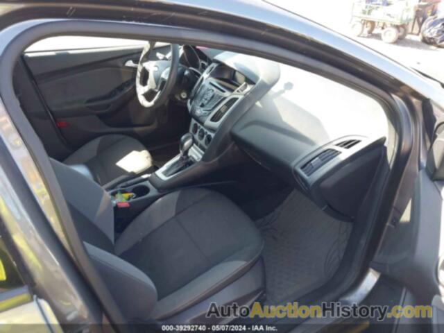 FORD FOCUS SE, 1FADP3F28EL428045