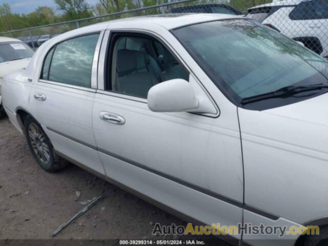 LINCOLN TOWN CAR SIGNATURE LIMITED, 1LNHM82V76Y624320