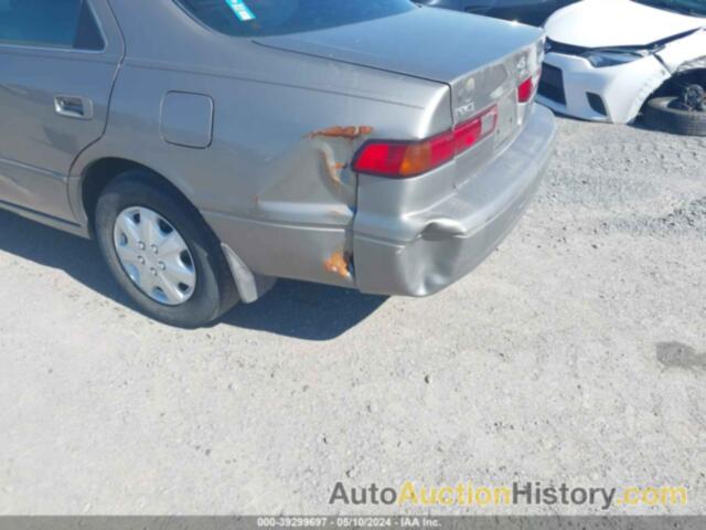 TOYOTA CAMRY LE, 4T1BG22K4VU175958