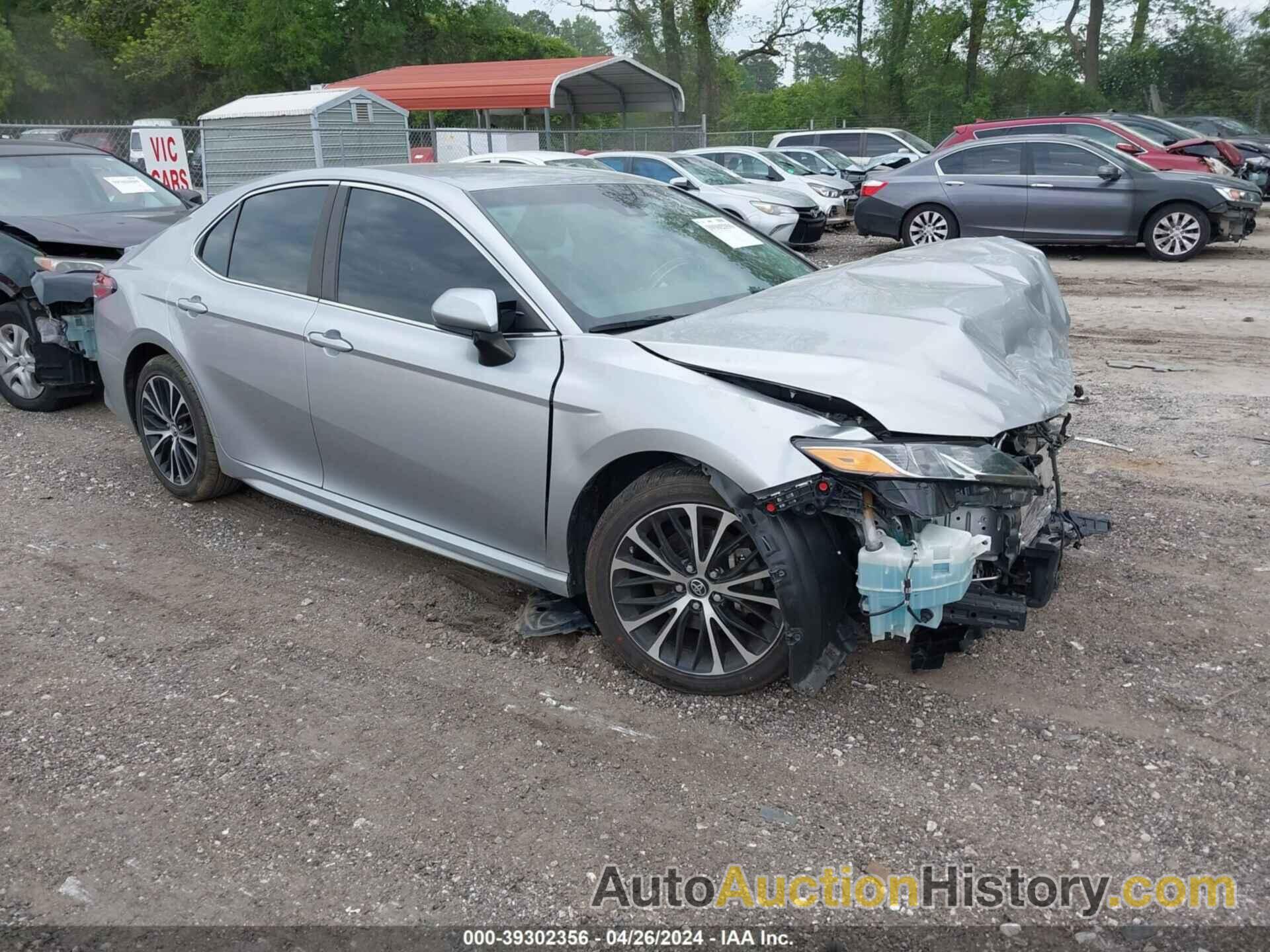 TOYOTA CAMRY SE, 4T1B11HK1JU573562