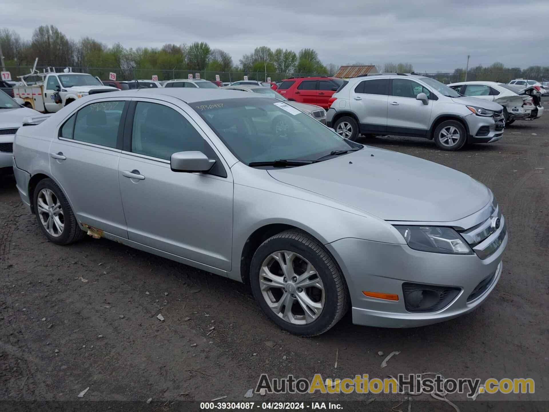 FORD FUSION SE, 3FAHP0HG3CR321329