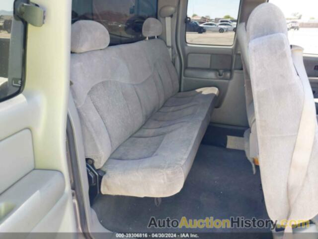 CHEVROLET SILVERADO 1500 LS, 1GCEC19T3YZ330299