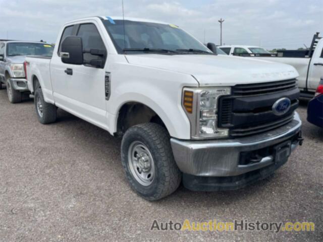 FORD F-250 XL, 1FT7X2B68KEC13517