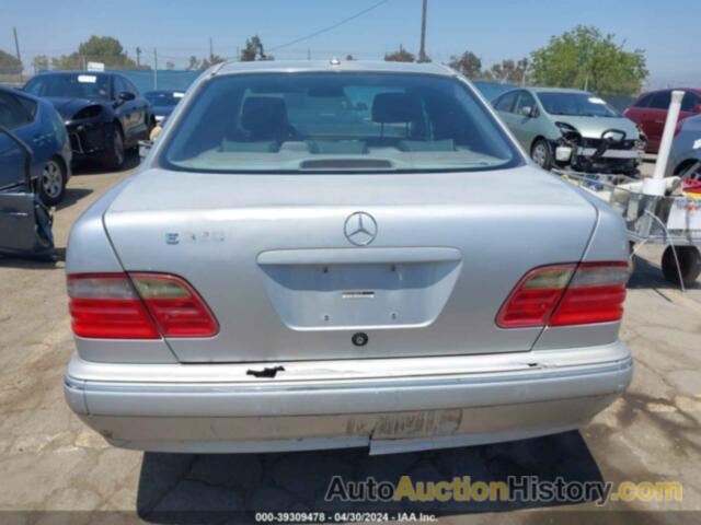 MERCEDES-BENZ E 320, WDBJF65J2YB108125