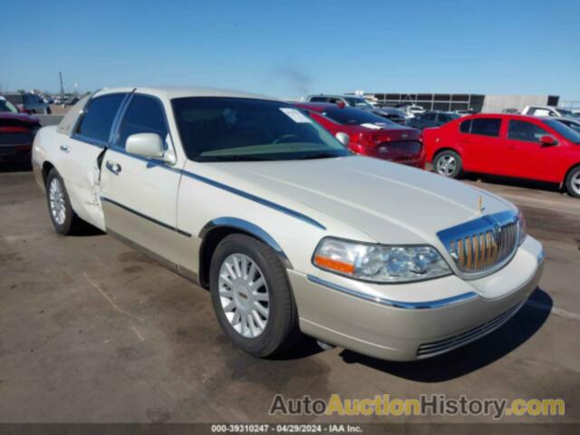 LINCOLN TOWN CAR SIGNATURE, 1LNHM81W75Y670819