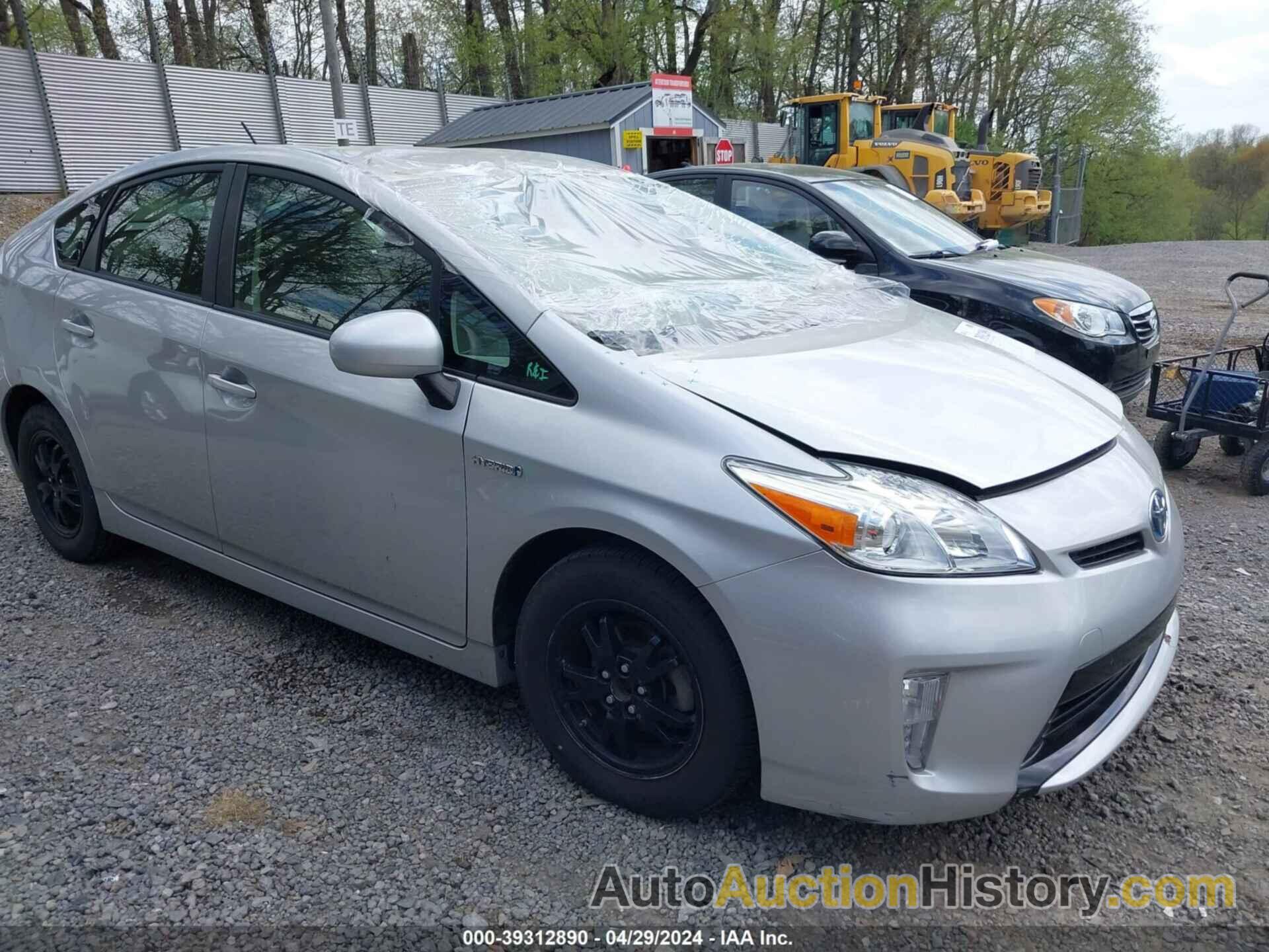 TOYOTA PRIUS THREE, JTDKN3DU5C5399388