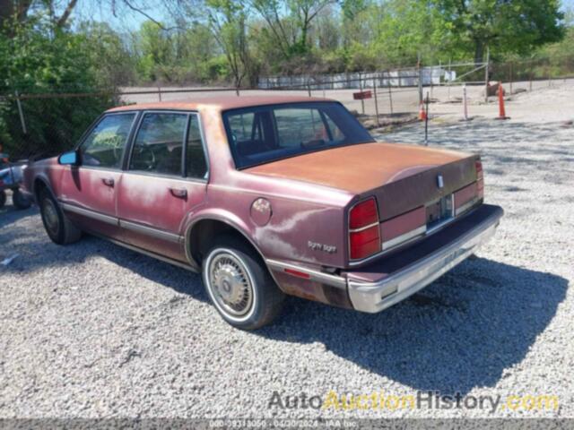 OLDSMOBILE DELTA 88 ROYALE, 1G3HN54C5KW375677