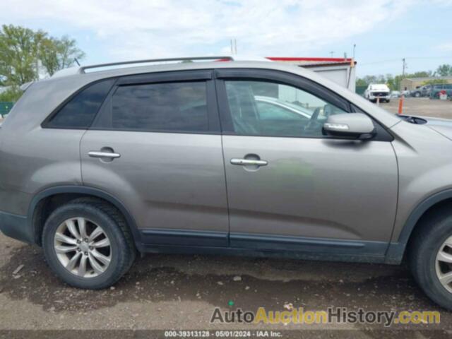 KIA SORENTO EX, 5XYKU4A14BG002357