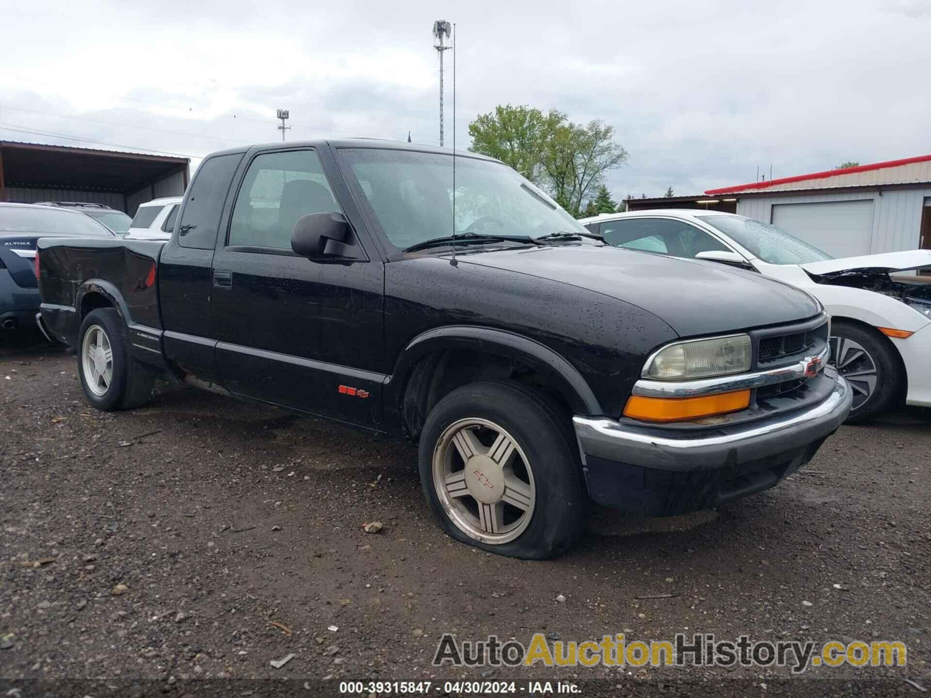 CHEVROLET S-10 LS, 1GCCS19XXX8204085